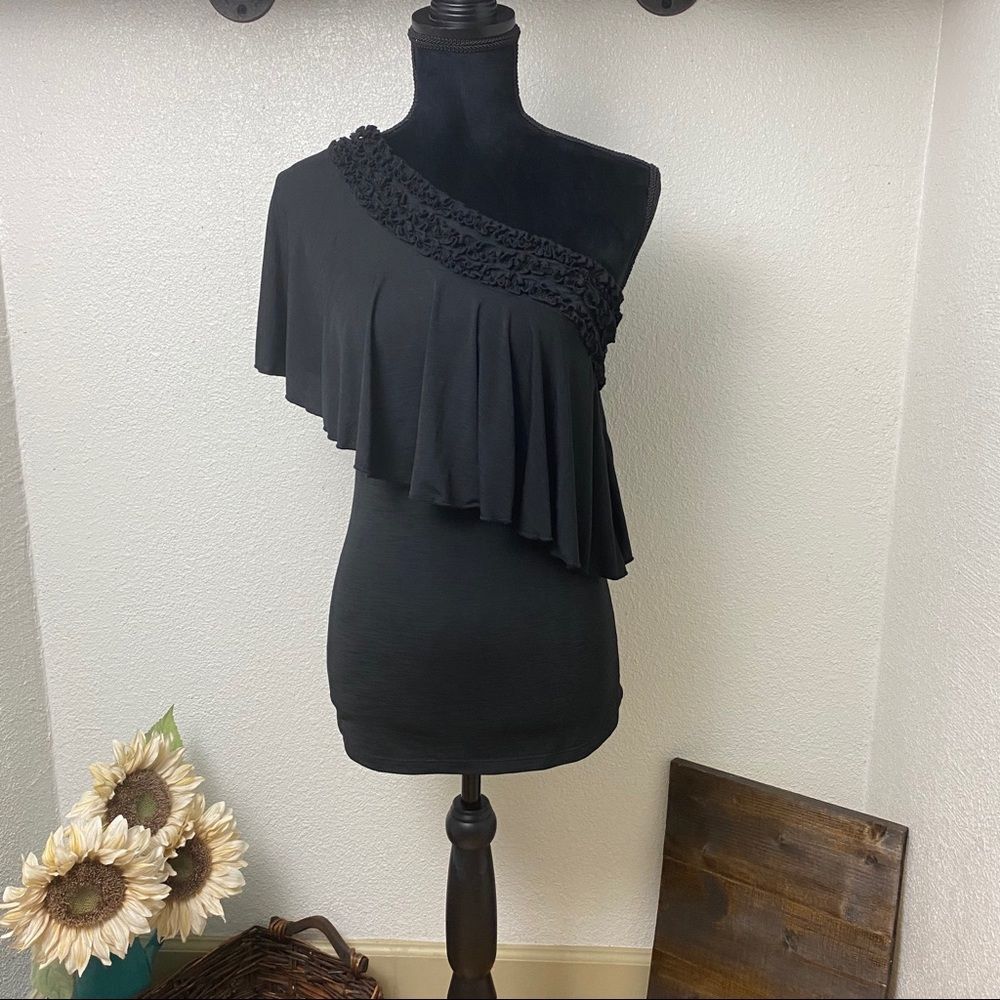 Fitted One-Shoulder Black Ruffle Detail